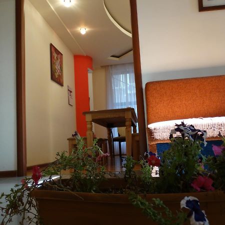 Destiny 1 Hostel เยเรวาน ภายนอก รูปภาพ