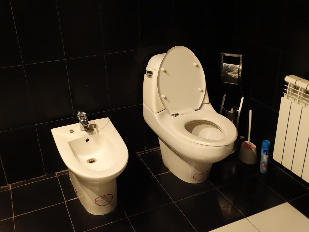 Destiny 1 Hostel เยเรวาน ภายนอก รูปภาพ