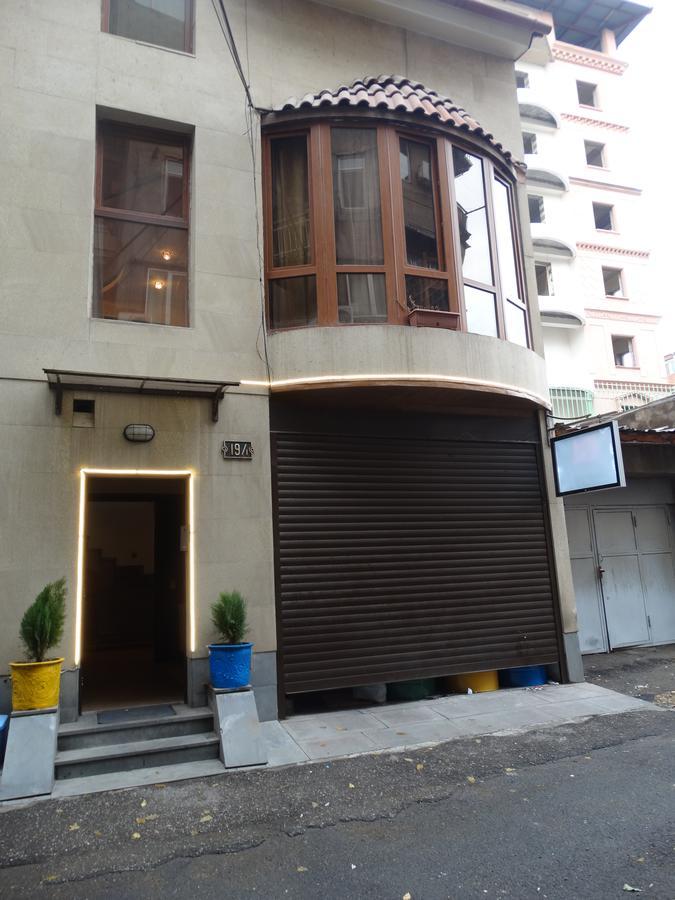 Destiny 1 Hostel เยเรวาน ภายนอก รูปภาพ